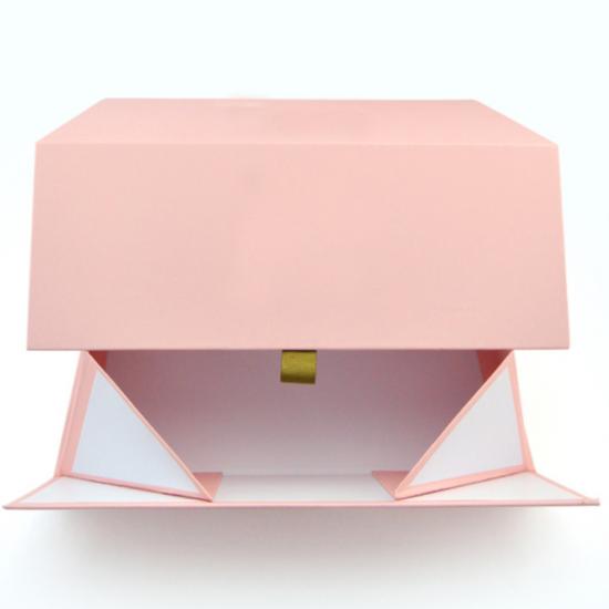 Luxury Foldable Hard Paper Magnetic Closure Gift Box 