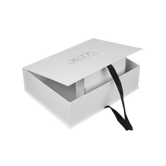 Custom Luxury White Magnet Flap Clothing Paper Box 
